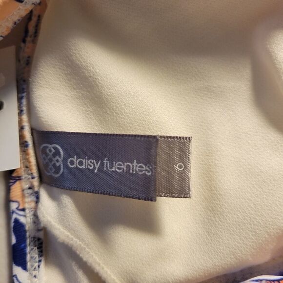 "Daisy Fuentes " Woman's bikini top Size: 6 peach/ pink/blue/white design NWT - Picture 5 of 7